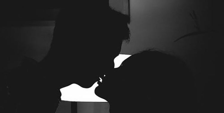 梦见与其他男生接吻的预兆，梦见和别的男人接吻是什么意思图2