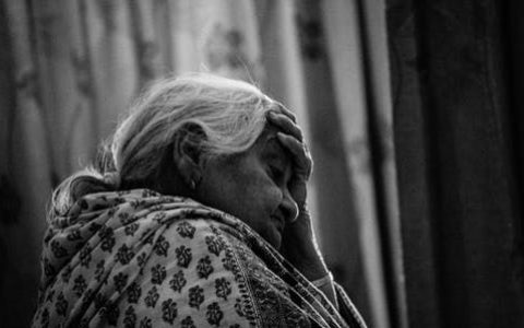 梦见和己死去的亲人在一起，梦见死去的亲人又死了什么意思