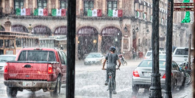 己婚女人梦见下大雨啥意思，已婚女人梦见苹果是什么预兆图2