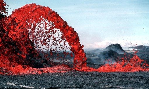 梦见火山喷发什么预示，梦见火山喷发是什么征兆图2