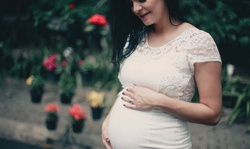 孕妇梦到西红柿生男孩，孕妇梦见自己给人西红柿是男孩还是女孩啊图1