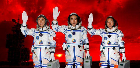 神七飞天的三位宇航员,乘坐神舟七号飞船的宇航员是谁图4