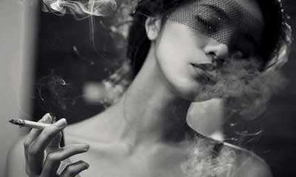 女人梦见自己抽烟是什么意思