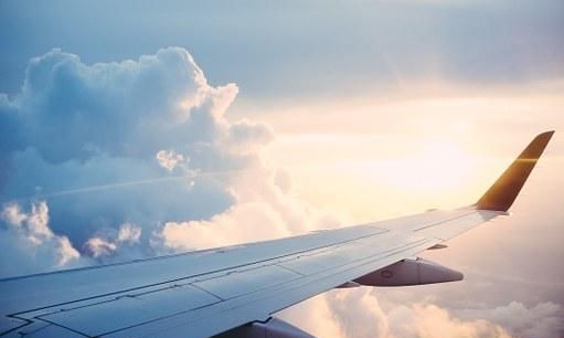 梦到坐飞机在天上看风景