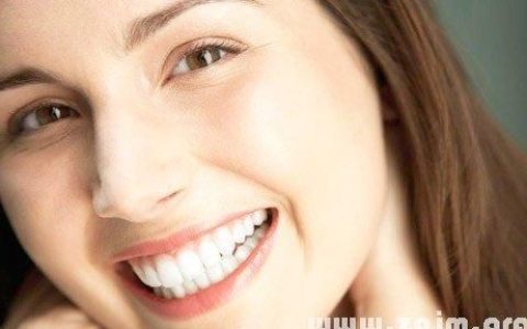 女人梦见自己用手拔掉一颗牙,女人梦见自己用手拔牙没出血