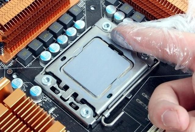 涂在CPU上面的那白的是什么