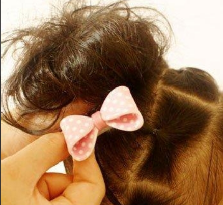 小女孩发型绑扎方法,幼儿园小女孩发型绑扎方法图16