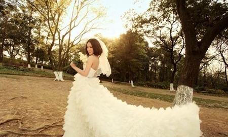 梦见穿婚纱拍照有什么寓意