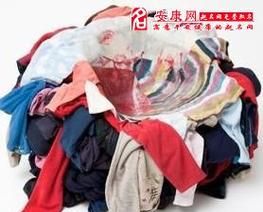 女人梦见自己找衣服穿是什么意思