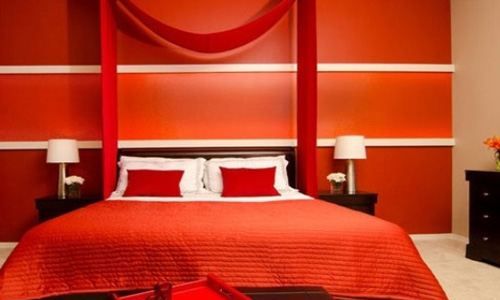 哪些人卧室不能用红色,哪些人卧室谨慎用红色窗帘图10