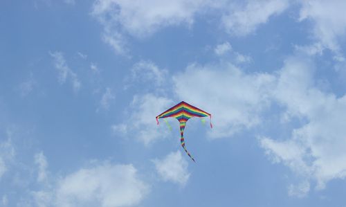 孕妇梦见风筝在天上飞得很高