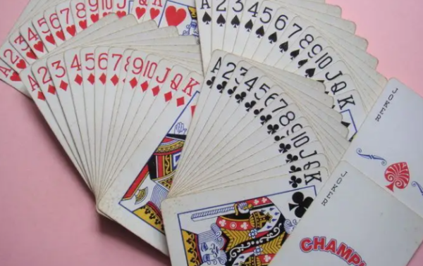 55张扑克牌的含义,一副扑克牌里有多少张牌图3